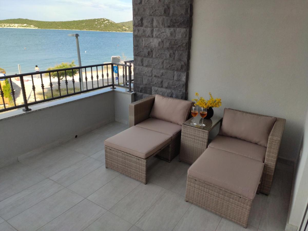 Apartmani Sara 2 Betina  Exterior photo